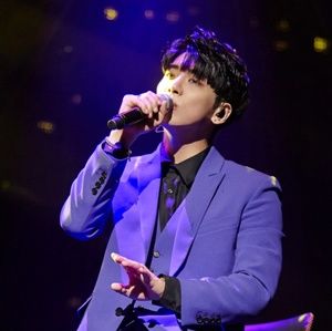 Meet your Posher, Adrian